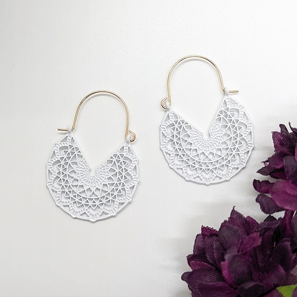 Flower Pattern Hoop Earrings - Picture 6 of 6